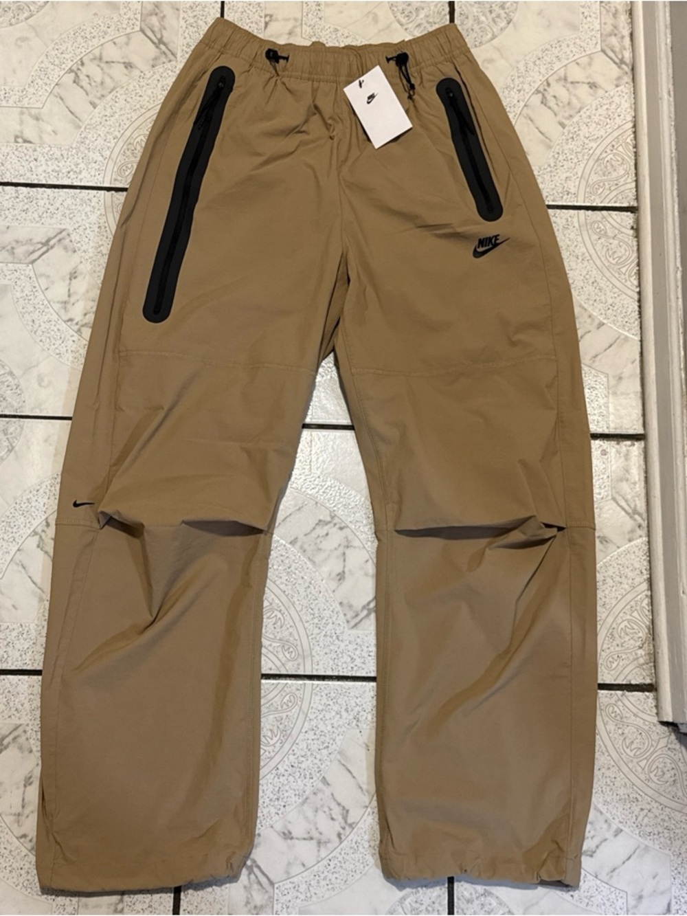New Nike Tech Woven Oversized Pants Khaki Black Men’s Sizes HM7158-297